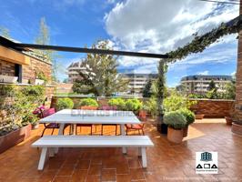 Piso bajo en Majadahonda con gran terraza y urbanización de lujo photo 0