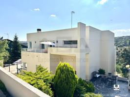 Chalet de lujo en Los Peñascales con vistas al lago | En venta | ABA Expertos Inmobiliarios photo 0