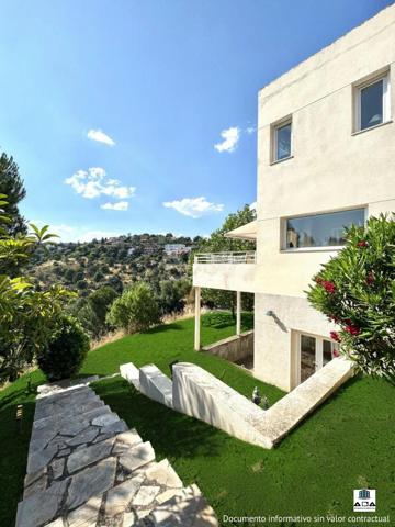 Chalet de lujo en Los Peñascales con vistas al lago | En venta | ABA Expertos Inmobiliarios photo 0
