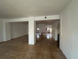 ¡Oportunidad! Casa en venta en el centro del Pueblo junto comercios a 3 minutos del Ayuntamiento. photo 0