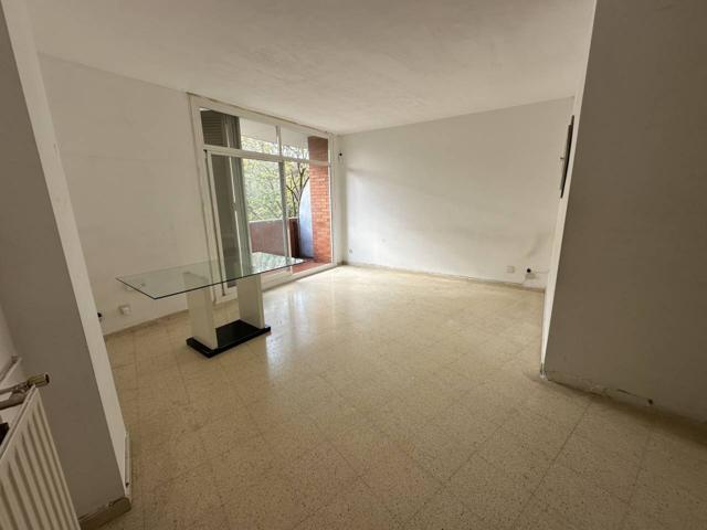 EXCLUSIVO PISO ESSQUINERO CON TERRAZA Y 4 HABITACIONES EN PLAZA ESPAÑA EN SABADELL photo 0