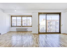 Gran Oportunidad de Reforma - 140 m² en la 5ª Planta con Terraza y Balcón photo 0