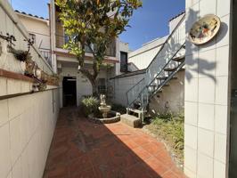 Casa en venta en Barberà del Vallès photo 0