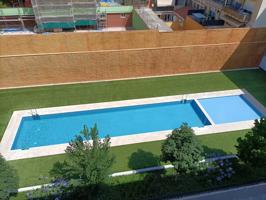 Piso en venta en Eixample-Sant Oleguer(08203) photo 0