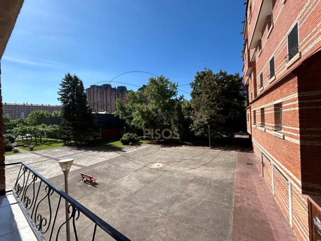 Piso En alquiler en Pamplona - Iruña photo 0