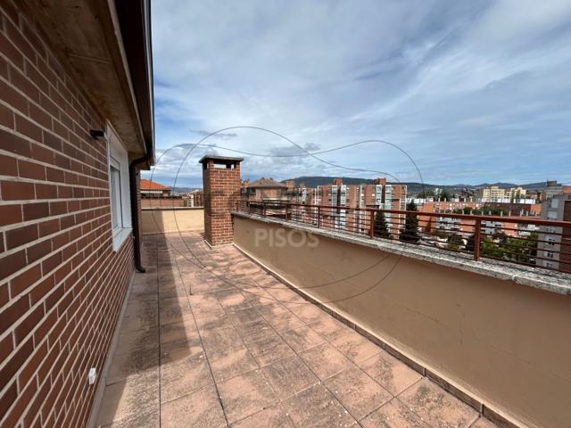  Ático En alquiler en Pamplona - Iruña photo 0