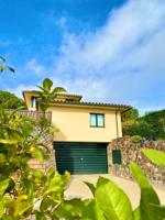 Villa En venta en Navata photo 0