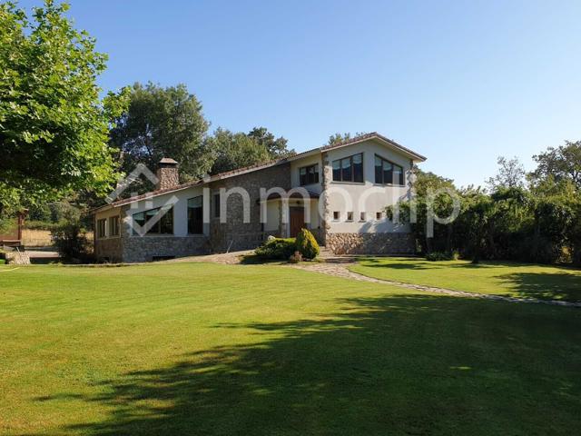 Local En venta en Vallejera de Riofrío photo 0