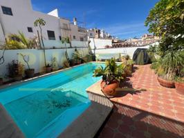 Chalet En Venta Nerja Con 4 Dormitorios Y Piscina photo 0