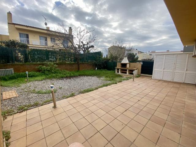 Villa En venta en Llagostera photo 0