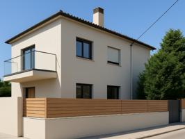 Casa En venta en Olot photo 0