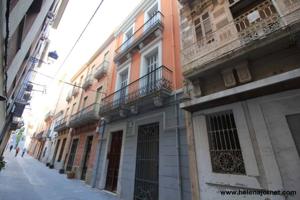 Preciosa casa señorial de estilo modernista en el centro del pueblo photo 0