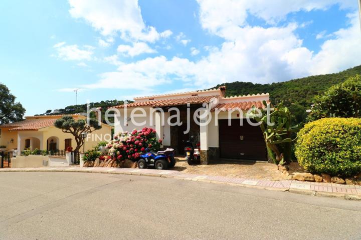 Casa con vistas a la montaña y al mar en Rosamar photo 0