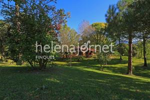 Magnifica casa rústica en una finca con una gran parcela de terreno en Solius photo 0