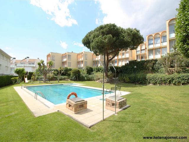 Apartamento con jardín y piscina comunitaria en S'Agaró photo 0