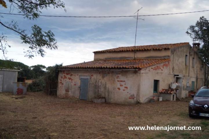 Masia en venta en Veïnat de Bruguera photo 0