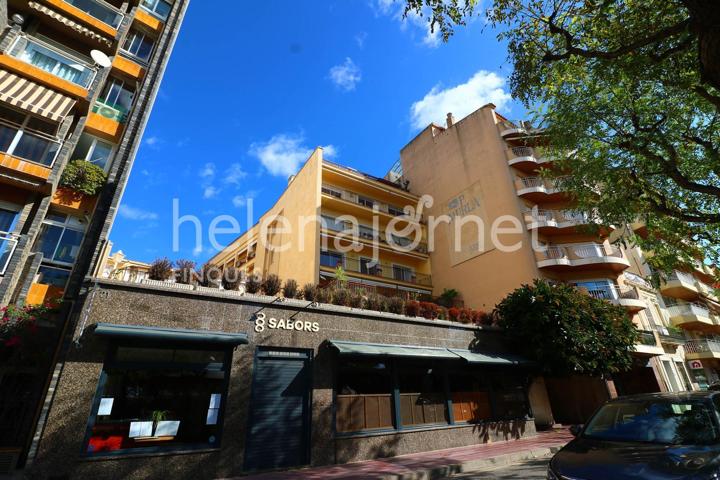 APARTAMENTO CON TERRAZA Y PISCINA COMUNITÁRIA EN EL PASEO DE SANT FELIU DE GUÍXOLS photo 0