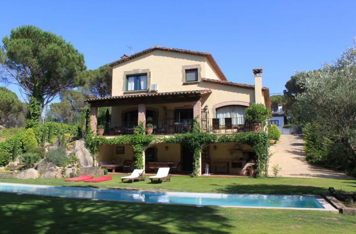 Precioso chalet con piscina privada en la urbanización Golf Costa Brava, en Santa Cristina d’Aro con acceso directo al c photo 0