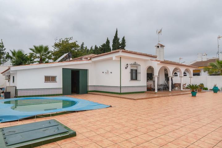 Espectacular chalet individual en el Sector H de Matalascañas con piscina privada photo 0