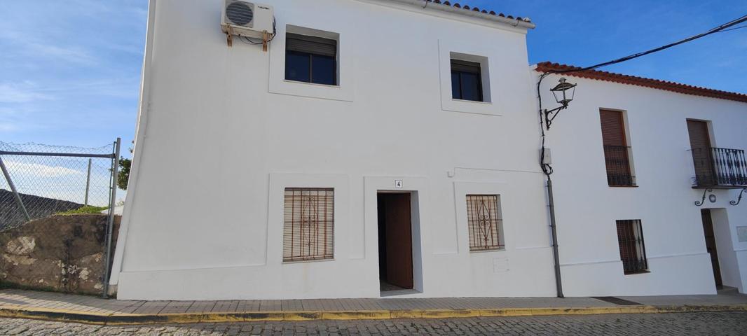 Casa de pueblo en Higuera de la Sierra photo 0