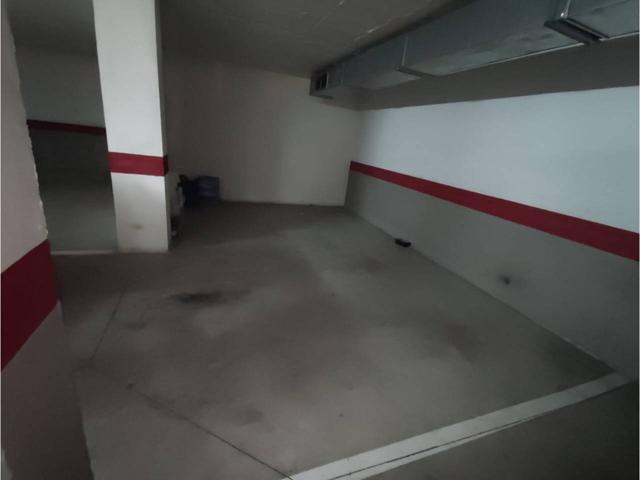 Garaje en Av. Carlos Cano photo 0