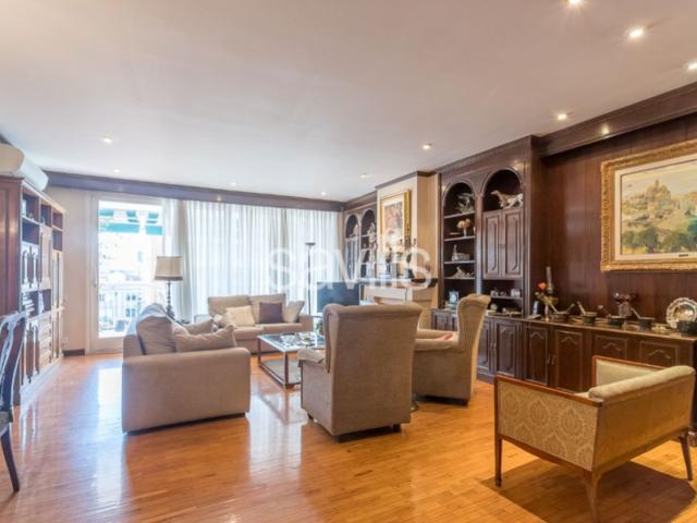 Piso En venta en Les Tres Torres, Barcelona photo 0