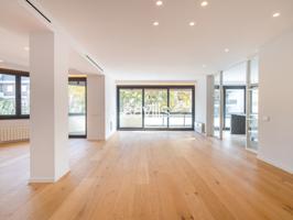 Piso En venta en Les Tres Torres, Barcelona photo 0