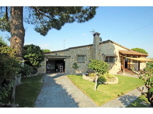 Chalet en venta en Torrejón del Rey photo 0