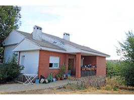 Chalet en venta en El Casar photo 0