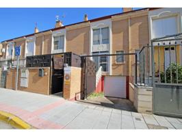 Chalet adosado en venta en Postas photo 0