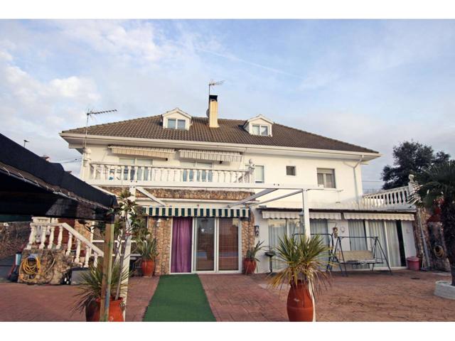 Casa en venta en El Casar photo 0