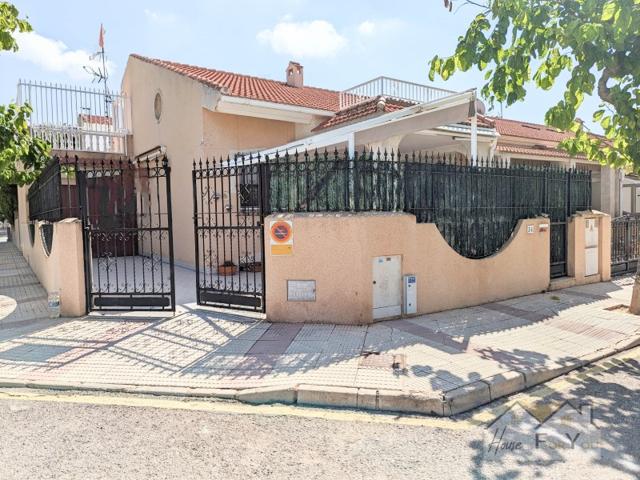 Villa En venta en Los Alcázares photo 0