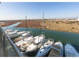 ¡Magníficas vistas al canal! ¡Precioso apartamento con plaza de garaje, ascensor, piscina y mucho más photo 0