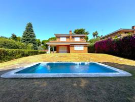 CASA INDEPENDIENTE CON JARDÍN Y PISCINA photo 0