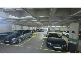 Tres plazas de parking en Calle de Perea 105 photo 0