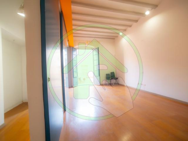 Piso En venta en Barcelona photo 0