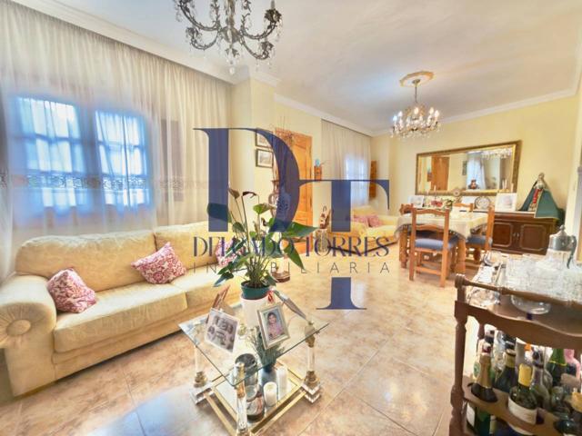 Amplia casa en el centro de Vélez-Málaga, en la zona de la Plaza de las Indias, por 249.900 €. photo 0