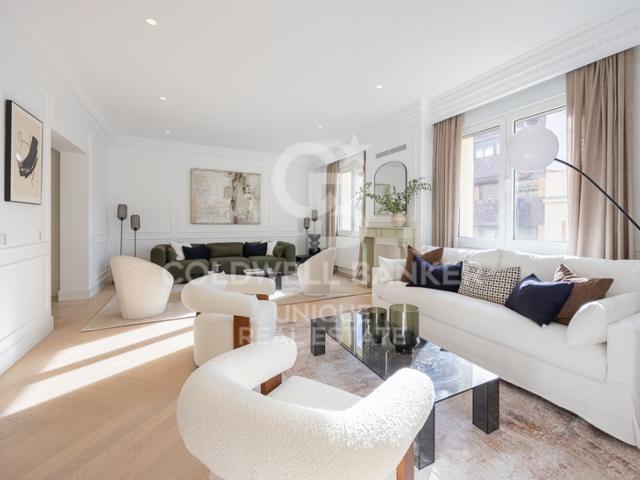 Piso En venta en Recoletos, Madrid photo 0