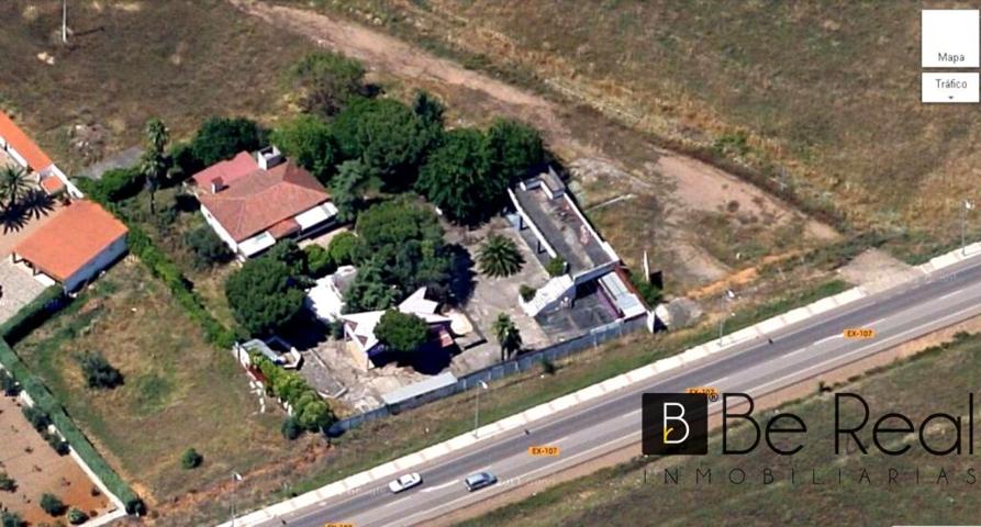 CHALET CON TERRENO EN BADAJOZ photo 0