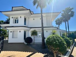 Impresionante chalet de lujo a la venta en urbanización muy cercana al pueblo de Alfaz photo 0