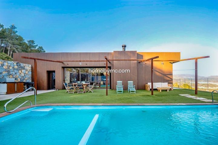 IMPRESIONANTE CHALET MODERNO CON GRAN TERRENO Y MAGNÍFICAS VISTAS AL MAR A LA VENTA EN POLOP photo 0