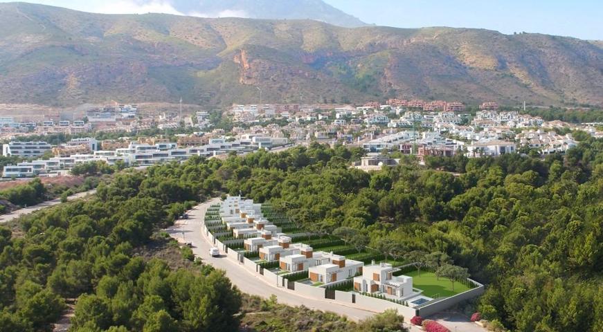 Oportunidad única en Sierra Cortina! Villa de lujo de reciente construcción photo 0