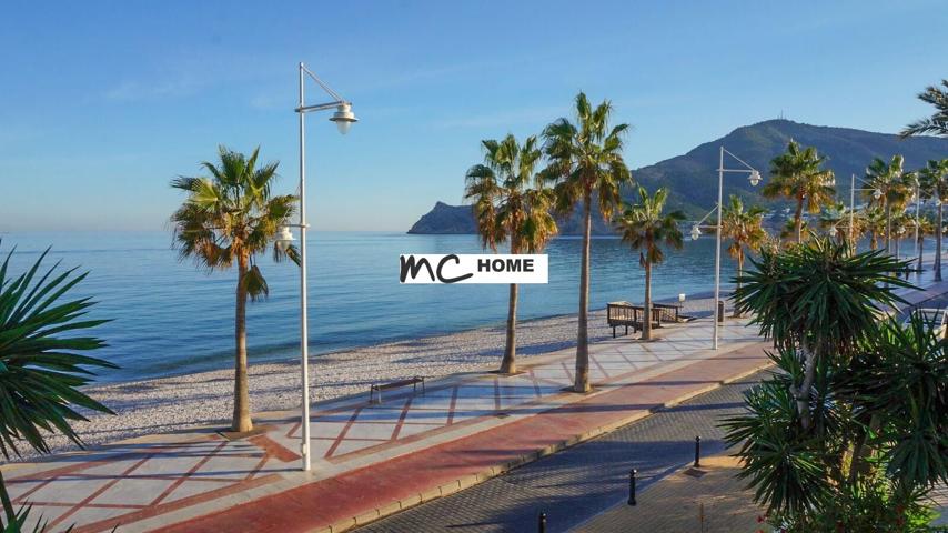 Precioso apartamento en primera línea de playa a la venta en Altea photo 0