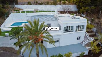 Villa independiente reformada con dos viviendas y vistas al mar en La Olla, Altea photo 0