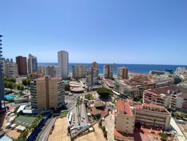 Apartamento en planta alta en venta en Benidorm con vistas al mar photo 0