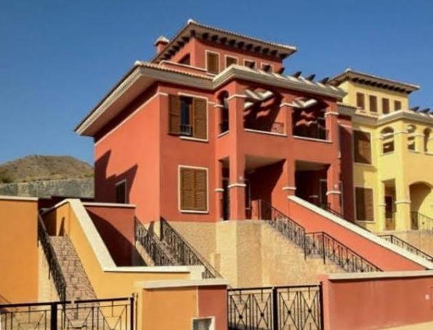 Chalet adosado en venta en Finestrat – Espacio y comodidad en un entorno privilegiado photo 0