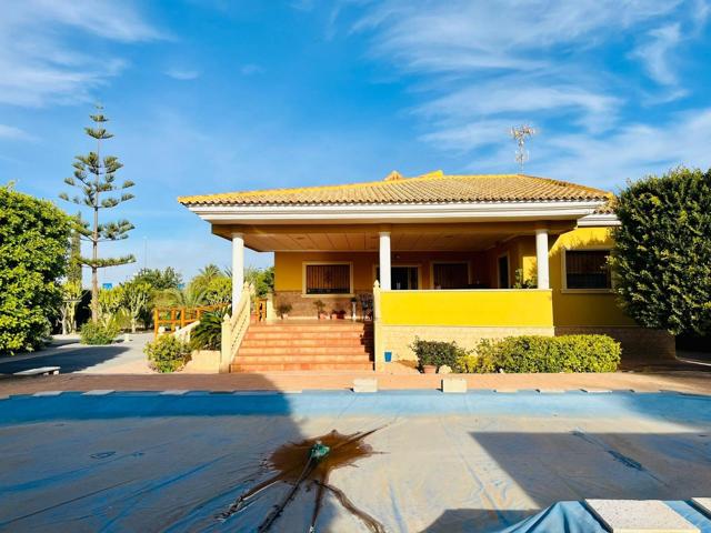 ¡TENEMOS A TU DISPOSICIÓN UN CHALET DE LUJO A UN PASO DE LA CIUDAD! photo 0