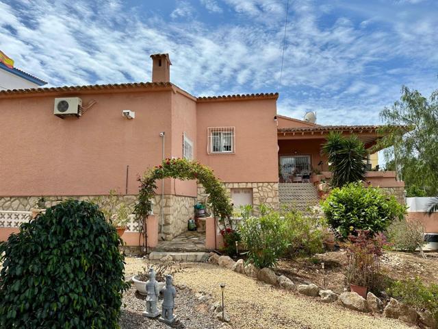 Villa en venta en El Albir photo 0