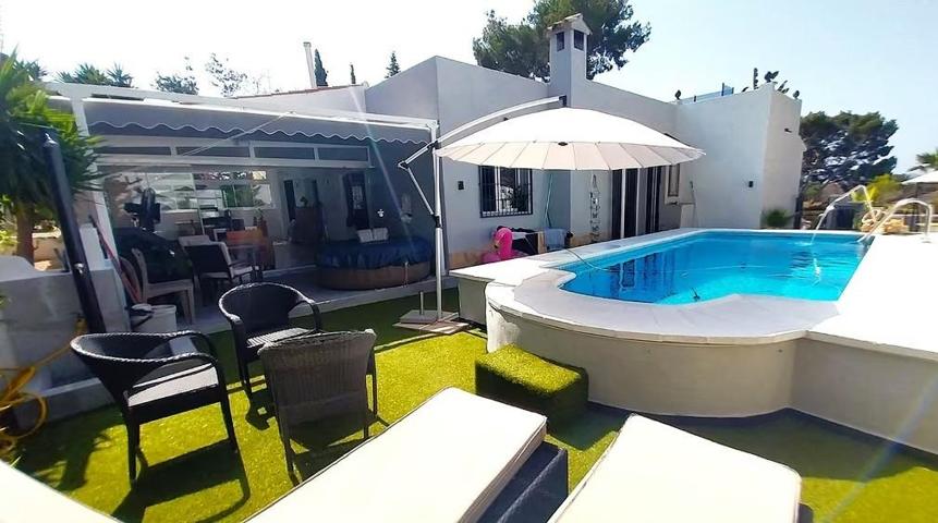 🏡 Chalet independiente en venta en La Nucía photo 0