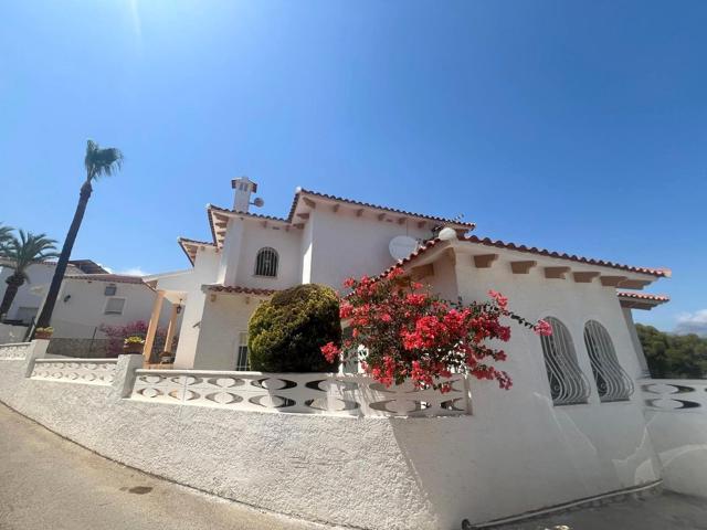 Chalet adosado en venta en Alfaz del Pi photo 0